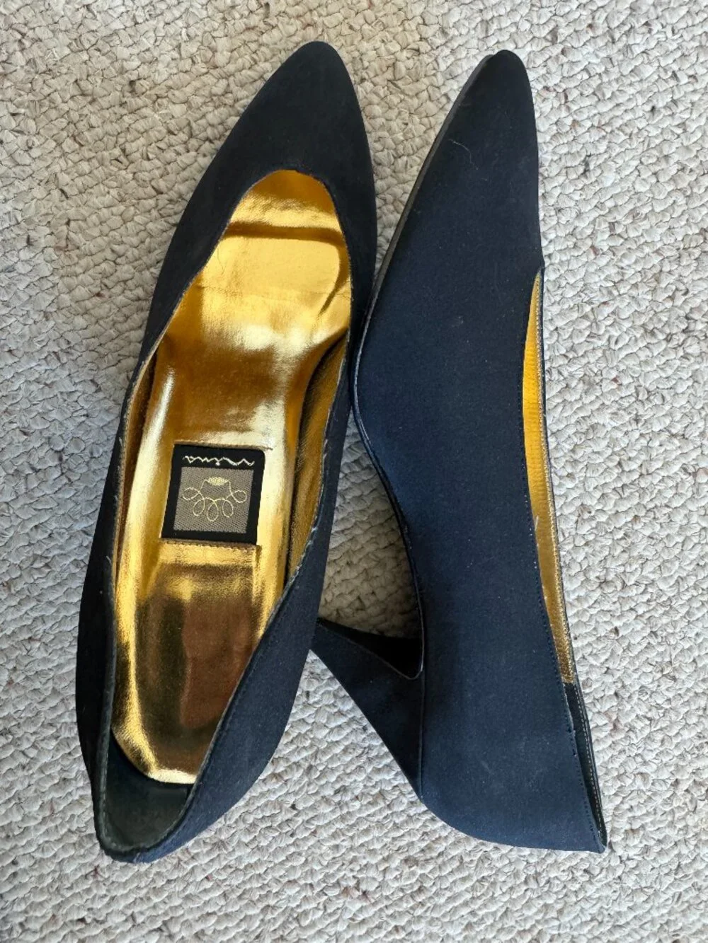 Nina Black Pumps Heels Classy Simple Timeless Sz 9.5 M